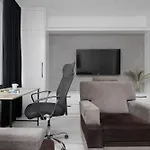 Elegant Apartment Muranow Ideal For Remote Work By Noclegi Renters
