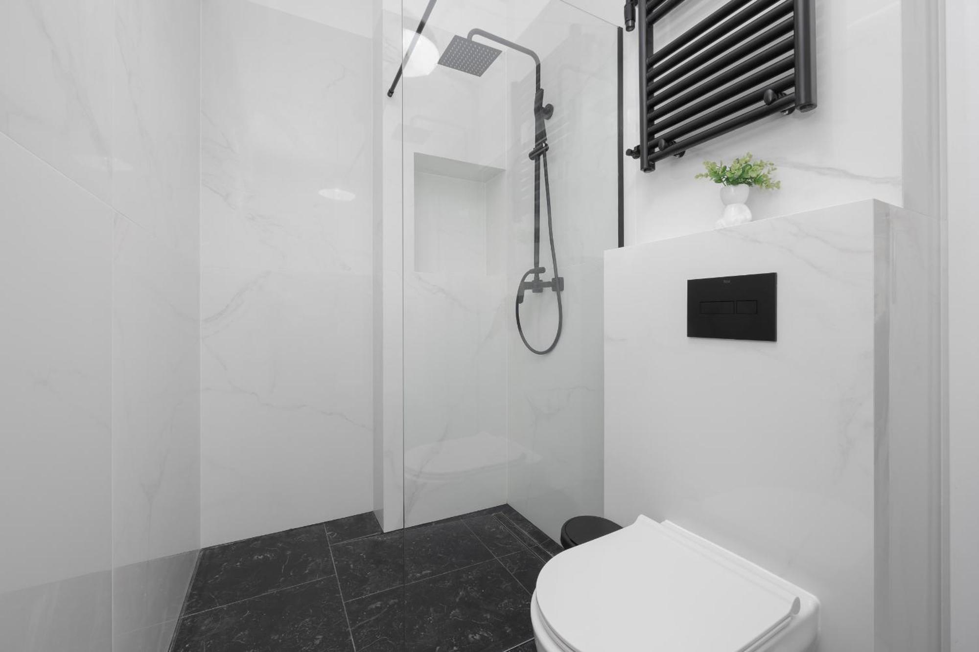 Elegant Muranow Ideal For Remote Work By Renters